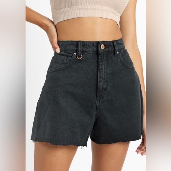 Neuw Ryder High Waisted Black Cuffed Non-Stretch Jean Shorts Size 26 - Picture 1 of 11
